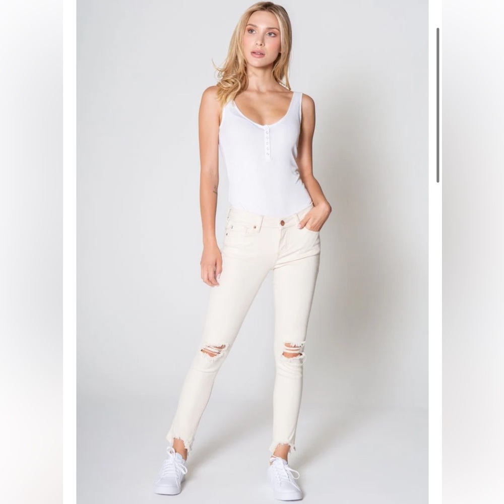 NWT DEAR JOHN Gisele Skinny Distressed Jeans